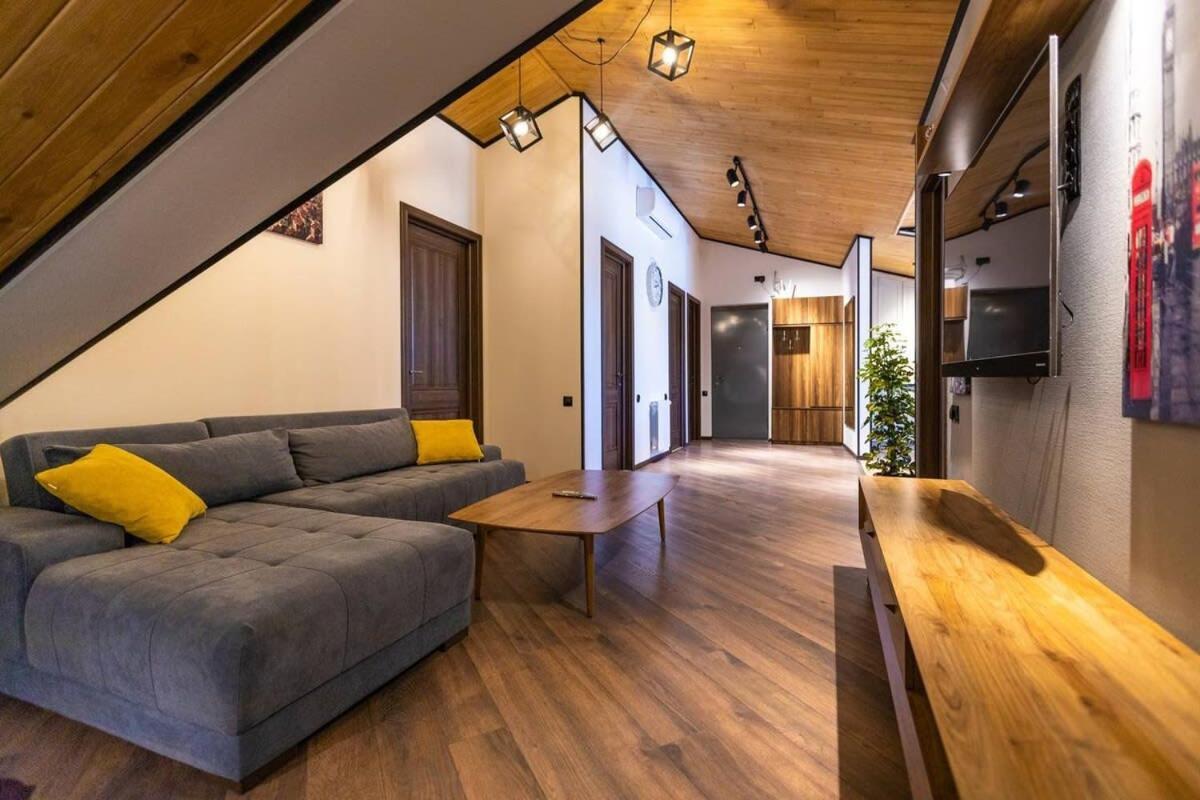 3Br Apt W Huge Terrace & Magnificent Views Tbilissi Extérieur photo