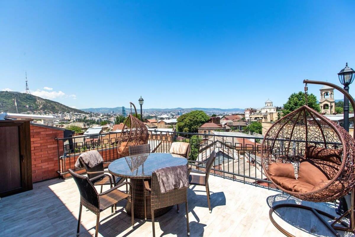 3Br Apt W Huge Terrace & Magnificent Views Tbilissi Extérieur photo